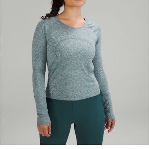 Lululemon Athletica Heathered Blue Long Sleeve Top
Swiftly tech race length